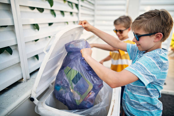 Best Garage Cleanout Services  in Walnut, IL
