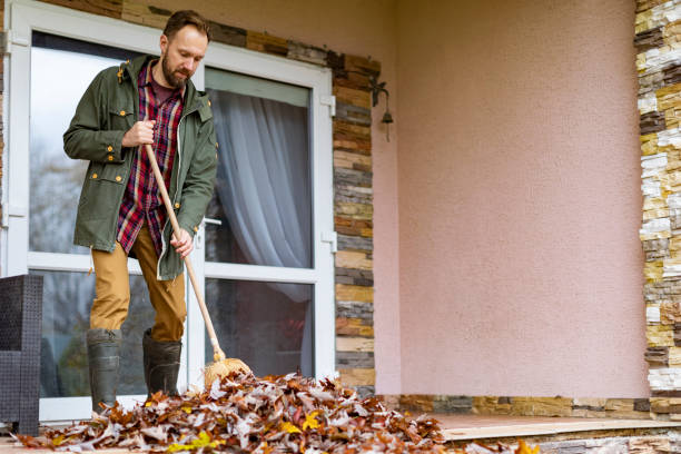 Best Yard Cleanup Services  in Walnut, IL